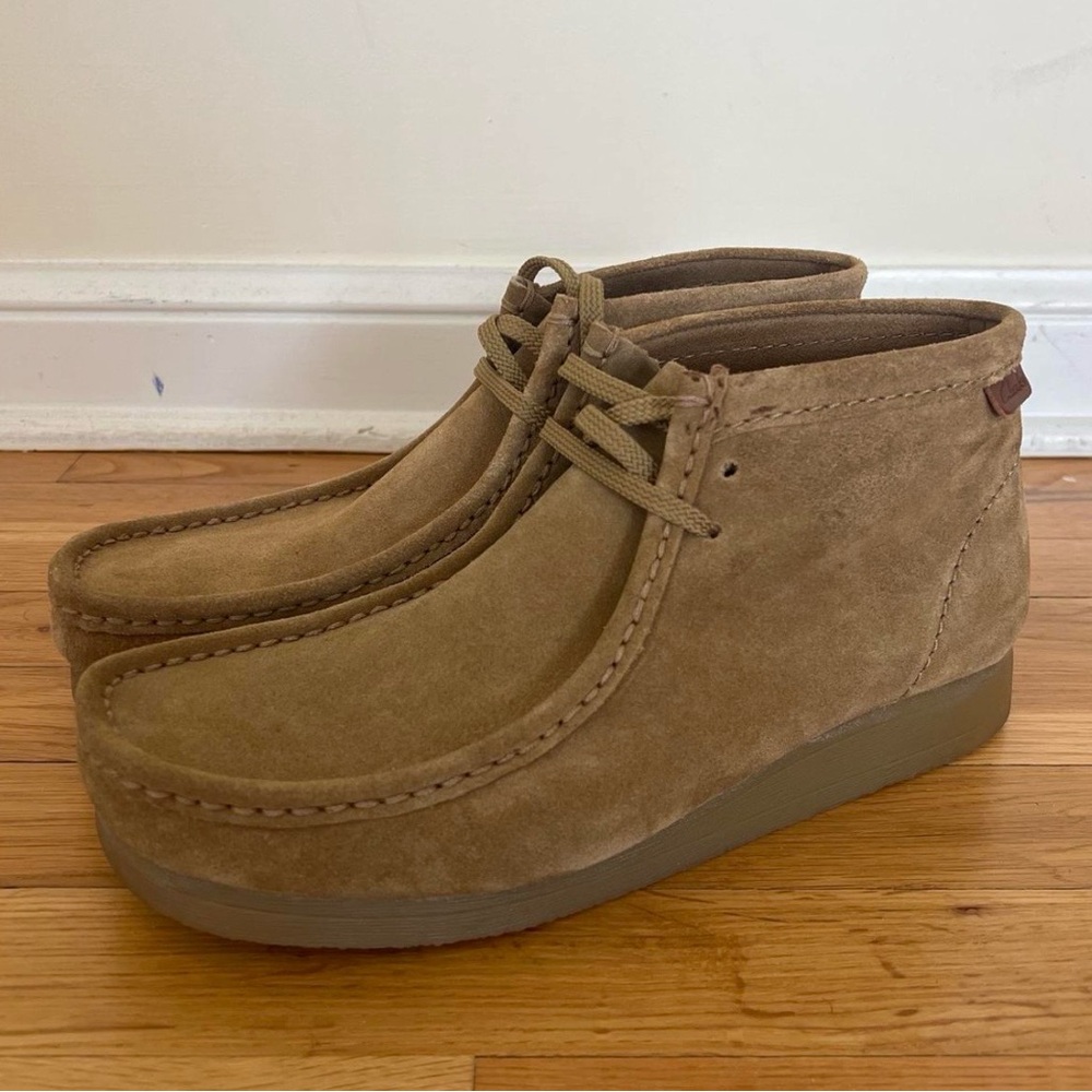 Clarks Wallaston boots / size: 10 mens